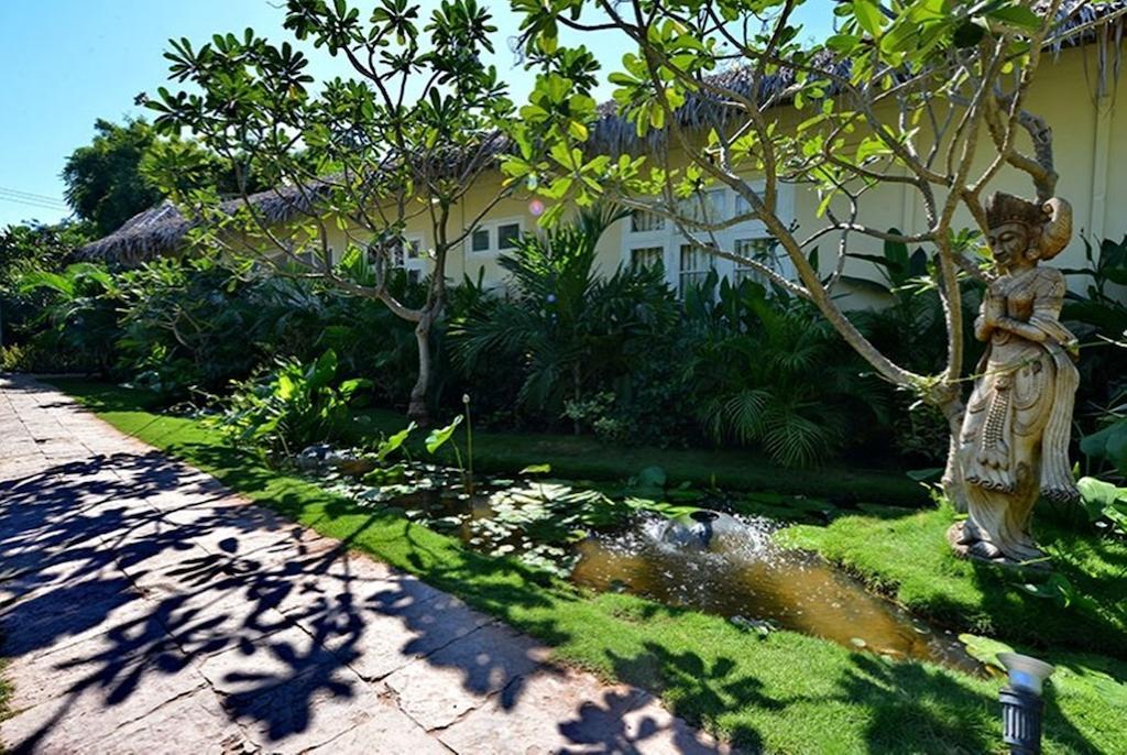 Oasis Hotel Nyaung-U ภายนอก รูปภาพ