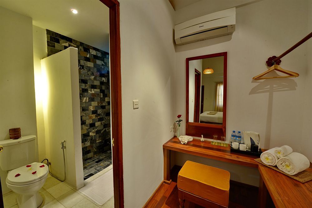 Oasis Hotel Nyaung-U ภายนอก รูปภาพ
