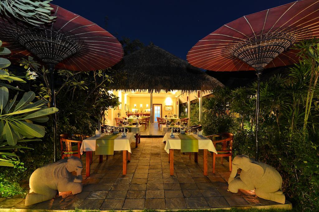 Oasis Hotel Nyaung-U ภายนอก รูปภาพ