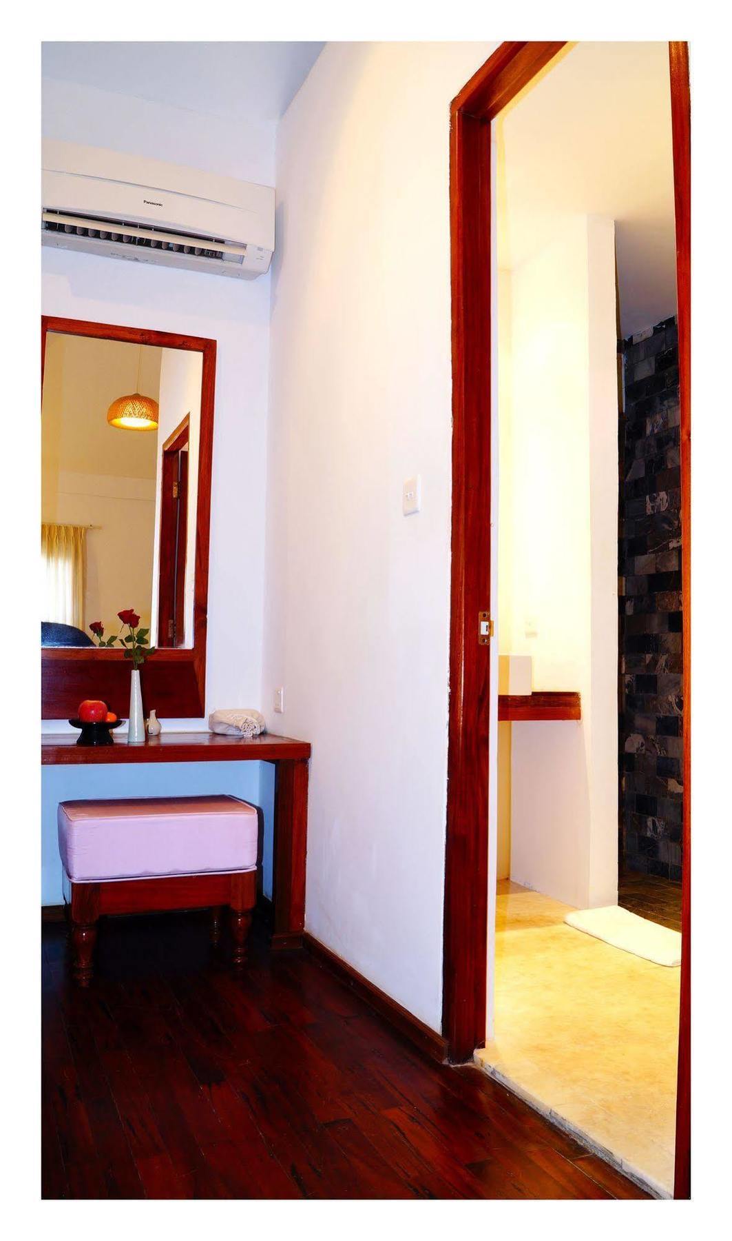 Oasis Hotel Nyaung-U ภายนอก รูปภาพ