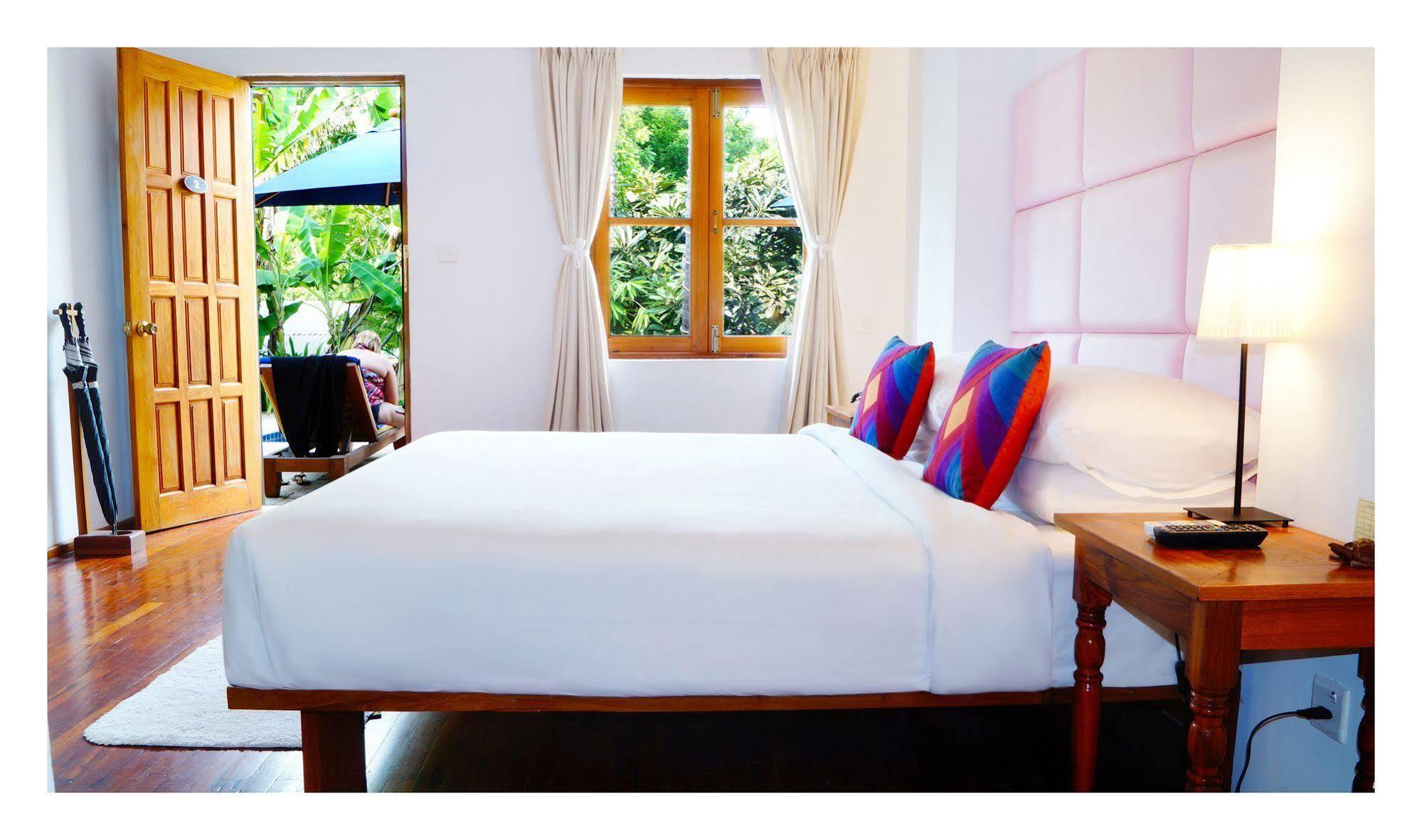 Oasis Hotel Nyaung-U ภายนอก รูปภาพ