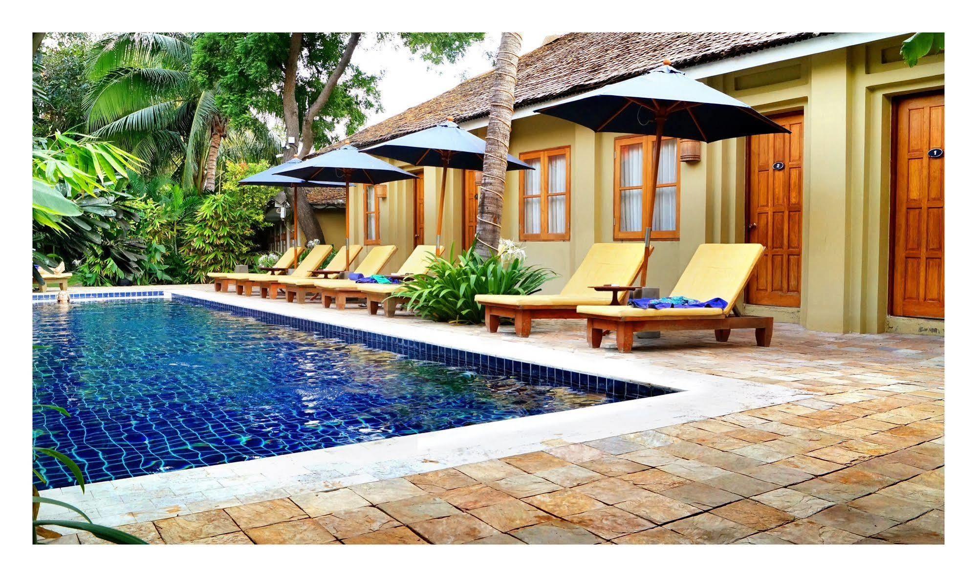 Oasis Hotel Nyaung-U ภายนอก รูปภาพ