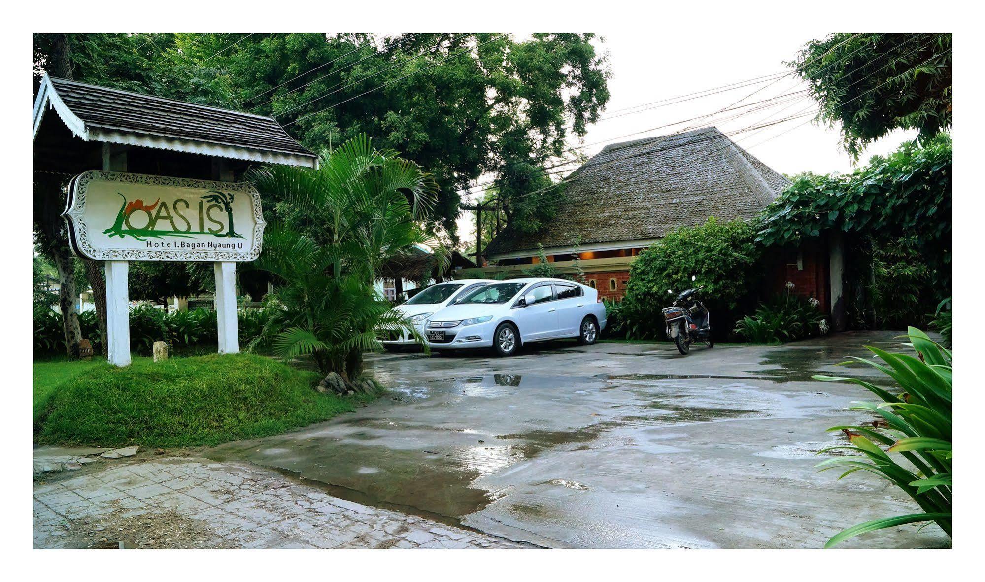 Oasis Hotel Nyaung-U ภายนอก รูปภาพ