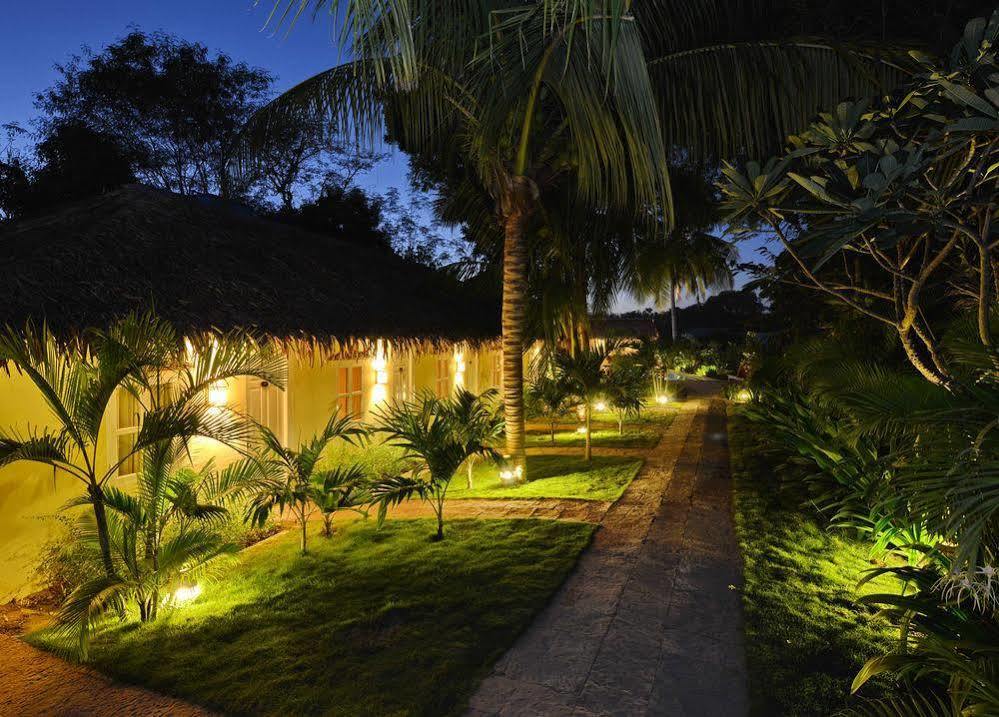 Oasis Hotel Nyaung-U ภายนอก รูปภาพ