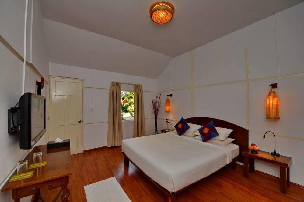 Oasis Hotel Nyaung-U ภายนอก รูปภาพ