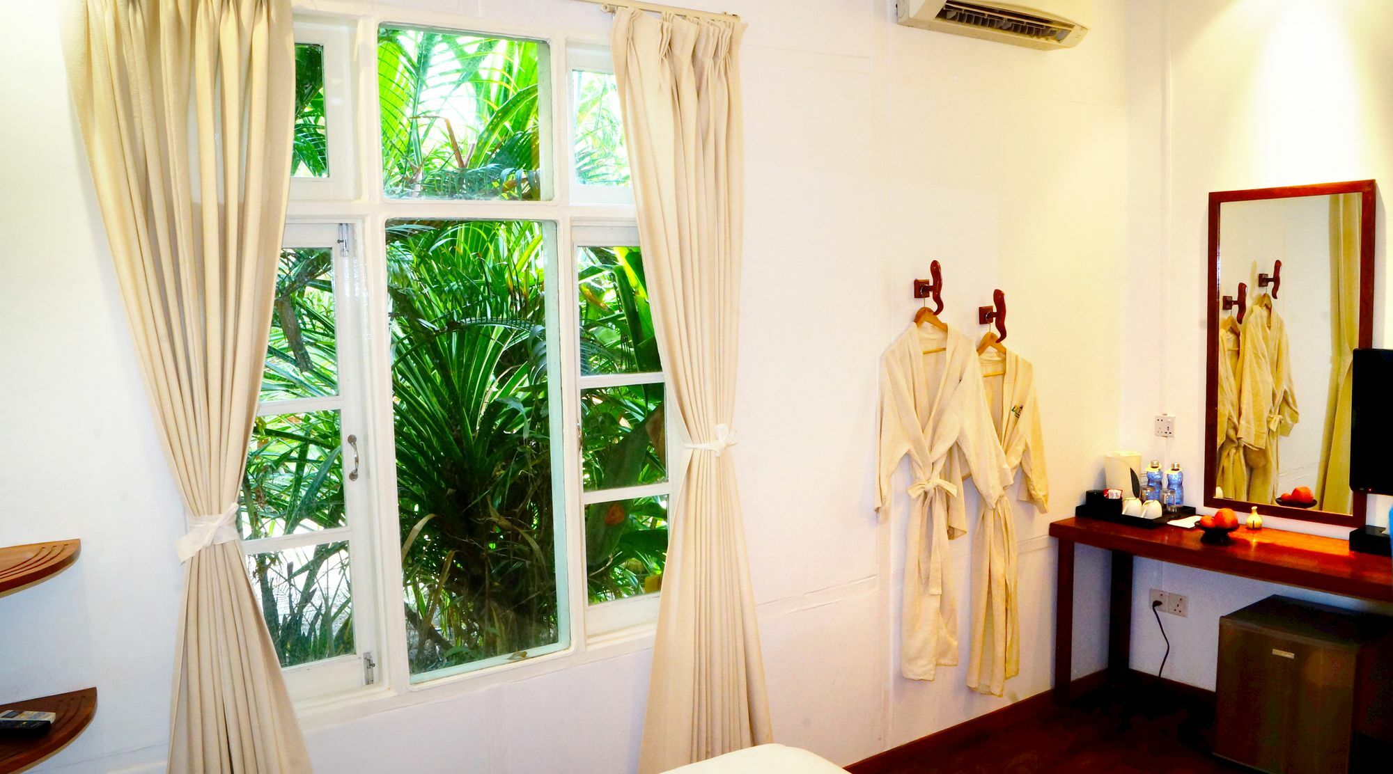 Oasis Hotel Nyaung-U ภายนอก รูปภาพ